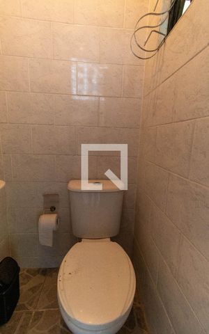 Casa de condomínio à venda com 236m², 3 quartos e 1 vaga Casa de condomínio à venda com 236m², 3 quartos e 1 vagaBanheiro Externo