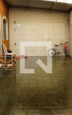 Casa à venda com 250m², 2 quartos e 3 vagasÁREA EXTERNA FRENTE