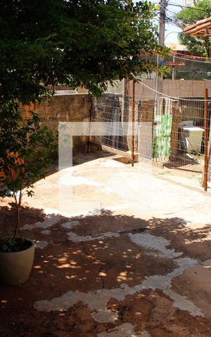 Casa à venda com 250m², 2 quartos e 3 vagasÁREA EXTERNA FRENTE
