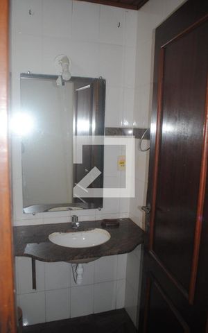 Casa para alugar com 800m², 10 quartos e 6 vagasBanheiro dos Quartos 