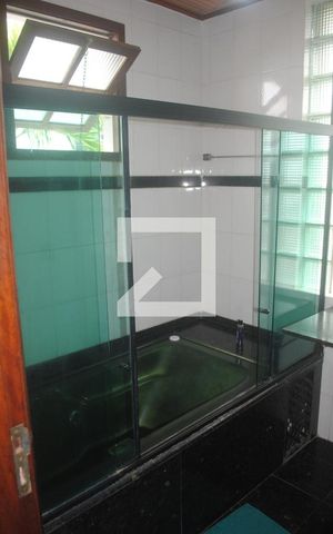 Casa para alugar com 800m², 10 quartos e 6 vagasBanheiro da Suíte 1