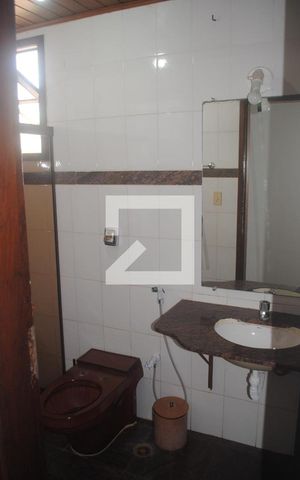 Casa para alugar com 800m², 10 quartos e 6 vagasBanheiro dos Quartos 