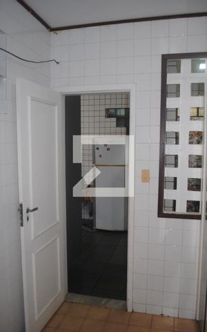 Casa para alugar com 800m², 10 quartos e 6 vagasCozinha 