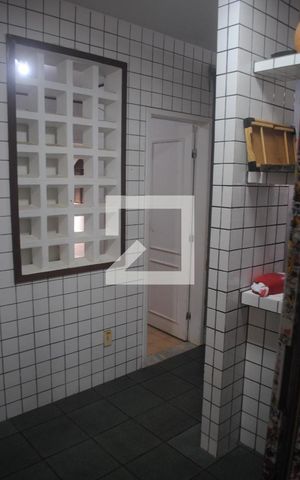 Casa para alugar com 800m², 10 quartos e 6 vagasCozinha 