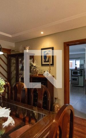 Casa de condomínio à venda com 250m², 3 quartos e 2 vagas Casa de condomínio à venda com 250m², 3 quartos e 2 vagasSala de Jantar