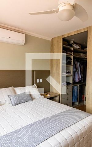 Casa de condomínio à venda com 250m², 3 quartos e 2 vagas Casa de condomínio à venda com 250m², 3 quartos e 2 vagasSuíte