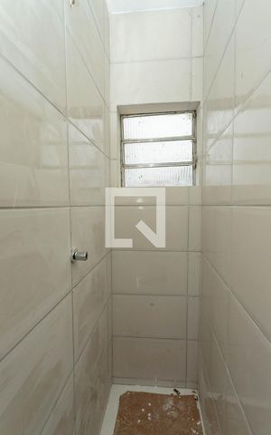 Casa para alugar com 72m², 2 quartos e sem vaga Casa para alugar com 72m², 2 quartos e sem vagaBanheiro