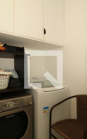 Casa de condomínio à venda com 270m², 4 quartos e 3 vagasÁrea de Serviço