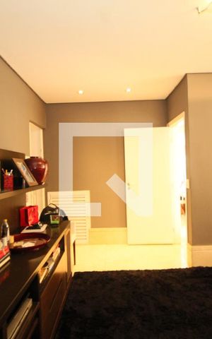 Casa de condomínio à venda com 270m², 4 quartos e 3 vagasSala 2