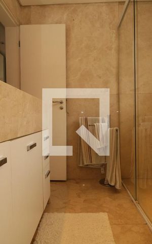 Casa de condomínio à venda com 270m², 4 quartos e 3 vagasBanheiro suíte master