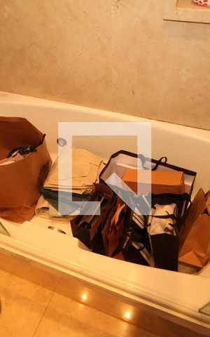 Casa de condomínio à venda com 270m², 4 quartos e 3 vagasBanheiro suíte 4