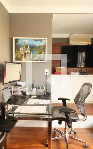 Casa de condomínio à venda com 270m², 4 quartos e 3 vagasSuíte 4