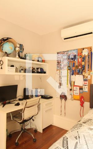 Casa de condomínio à venda com 270m², 4 quartos e 3 vagasSuíte 2