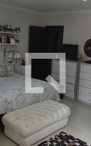 Casa de condomínio à venda com 450m², 3 quartos e 2 vagasSuíte 1
