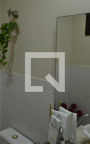 Casa de condomínio à venda com 450m², 3 quartos e 2 vagasLavabo
