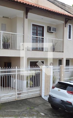 Casa de condomínio à venda com 450m², 3 quartos e 2 vagasFachada