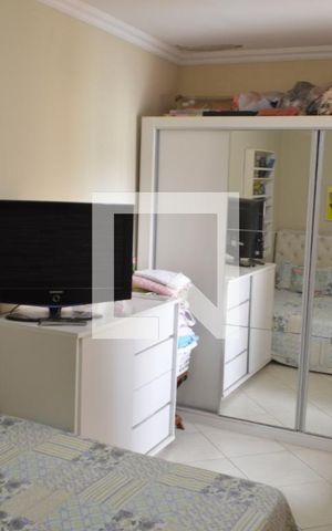 Casa de condomínio à venda com 450m², 3 quartos e 2 vagasQuarto