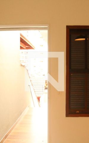 Casa para alugar com 210m², 4 quartos e 2 vagasQuarto 04