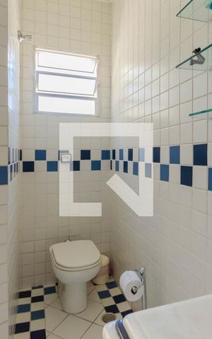 Casa à venda com 360m², 3 quartos e 3 vagasBanheiro da Suíte 4