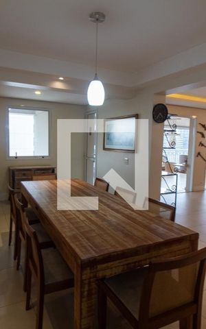 Apartamento para alugar com 236m², 3 quartos e 4 vagas Apartamento para alugar com 236m², 3 quartos e 4 vagasSala de Jantar