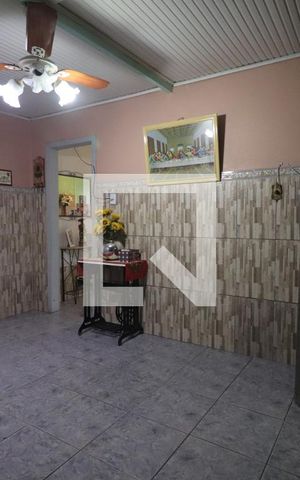 Casa à venda com 370m², 3 quartos e 1 vagaÁrea de Serviço 2