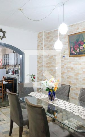 Casa à venda com 305m², 3 quartos e 1 vagaSala de jantar