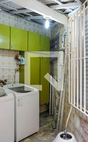 Casa à venda com 305m², 3 quartos e 1 vagaÁrea de serviço