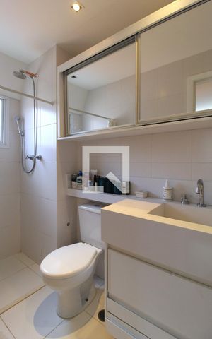 Apartamento à venda com 63m², 2 quartos e 2 vagasBanheiro da Suíte