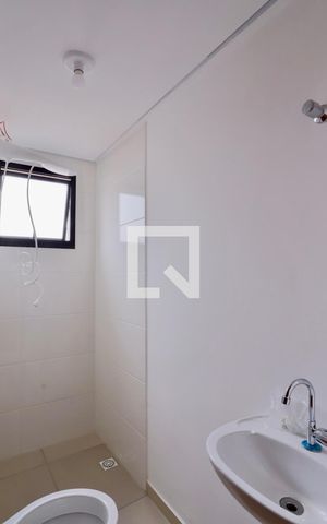 Apartamento à venda com 38m², 2 quartos e sem vaga Apartamento à venda com 38m², 2 quartos e sem vagaBanheiro