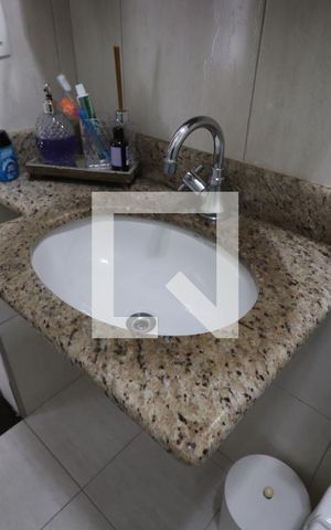 Casa para alugar com 110m², 2 quartos e 2 vagasBanheiro da Suíte