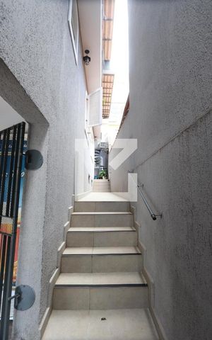 Casa para alugar com 110m², 2 quartos e 2 vagasCorredor Lateral