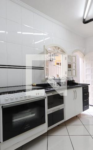 Casa para alugar com 110m², 2 quartos e 2 vagasCozinha