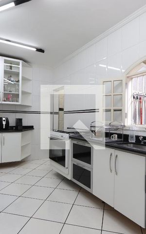 Casa para alugar com 110m², 2 quartos e 2 vagasCozinha
