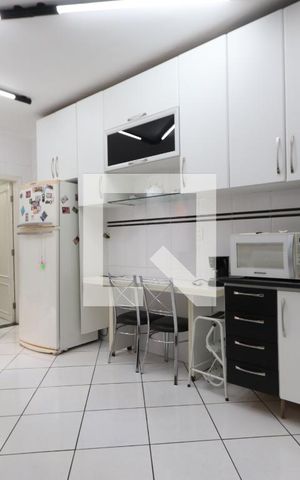 Casa para alugar com 110m², 2 quartos e 2 vagasCozinha