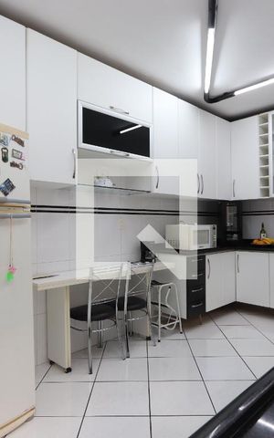 Casa para alugar com 110m², 2 quartos e 2 vagasCozinha