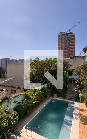 Casa para alugar com 500m², 4 quartos e 5 vagas Casa para alugar com 500m², 4 quartos e 5 vagasVista da suite 2