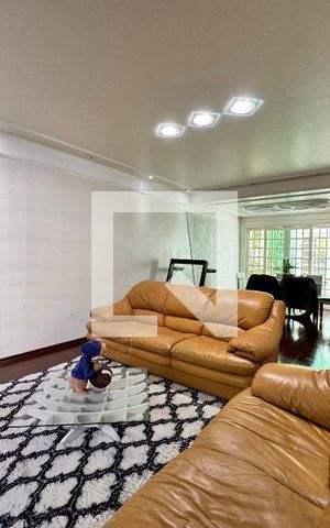 Casa para alugar com 500m², 4 quartos e 5 vagas Casa para alugar com 500m², 4 quartos e 5 vagasSala