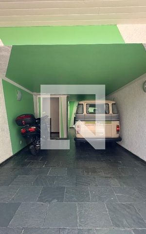 Casa para alugar com 500m², 4 quartos e 5 vagas Casa para alugar com 500m², 4 quartos e 5 vagasGaragem