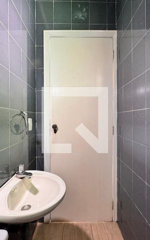 Casa para alugar com 500m², 4 quartos e 5 vagas Casa para alugar com 500m², 4 quartos e 5 vagasBanheiro 1
