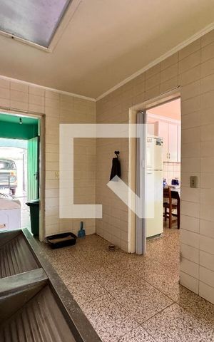 Casa para alugar com 500m², 4 quartos e 5 vagas Casa para alugar com 500m², 4 quartos e 5 vagasLavanderia