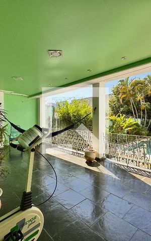 Casa para alugar com 500m², 4 quartos e 5 vagas Casa para alugar com 500m², 4 quartos e 5 vagasVaranda