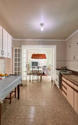 Casa para alugar com 500m², 4 quartos e 5 vagas Casa para alugar com 500m², 4 quartos e 5 vagasCozinha