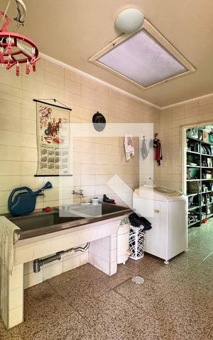 Casa para alugar com 500m², 4 quartos e 5 vagas Casa para alugar com 500m², 4 quartos e 5 vagasLavanderia