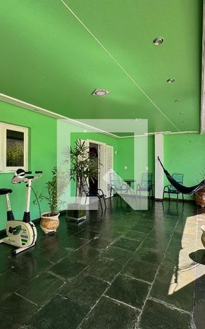 Casa para alugar com 500m², 4 quartos e 5 vagas Casa para alugar com 500m², 4 quartos e 5 vagasVaranda