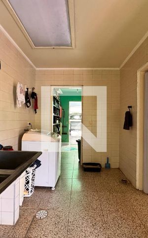 Casa para alugar com 500m², 4 quartos e 5 vagas Casa para alugar com 500m², 4 quartos e 5 vagasLavanderia