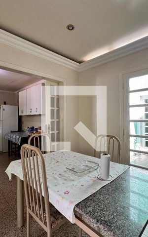 Casa para alugar com 500m², 4 quartos e 5 vagas Casa para alugar com 500m², 4 quartos e 5 vagasCozinha