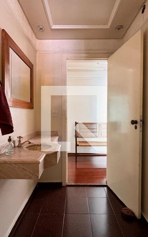 Casa para alugar com 500m², 4 quartos e 5 vagas Casa para alugar com 500m², 4 quartos e 5 vagasLavabo