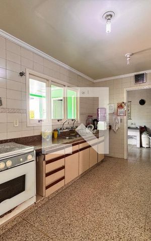 Casa para alugar com 500m², 4 quartos e 5 vagas Casa para alugar com 500m², 4 quartos e 5 vagasCozinha
