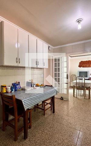 Casa para alugar com 500m², 4 quartos e 5 vagas Casa para alugar com 500m², 4 quartos e 5 vagasCozinha