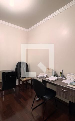 Casa para alugar com 500m², 4 quartos e 5 vagas Casa para alugar com 500m², 4 quartos e 5 vagasEscritorio